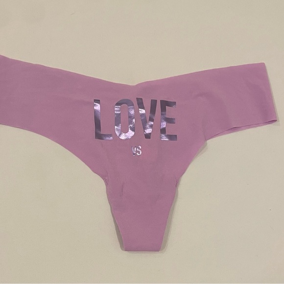 NEW WITH TAGS VICTORIA’S SECRET 2 Pk SIZE S PURPLE LOVE VS THONGS/STRING - Picture 3 of 6